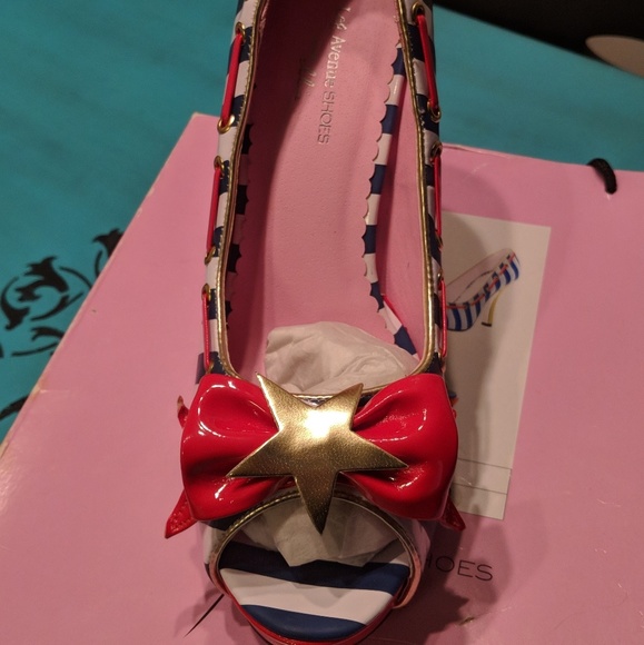 Navy & White Sailor Heel - Picture 2 of 3